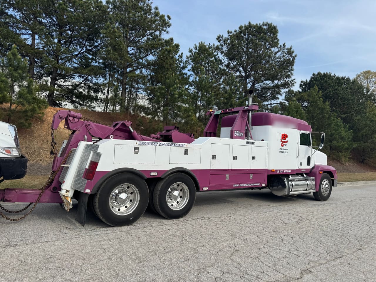 R3P Transport tandem-axle heavy-duty wrecker